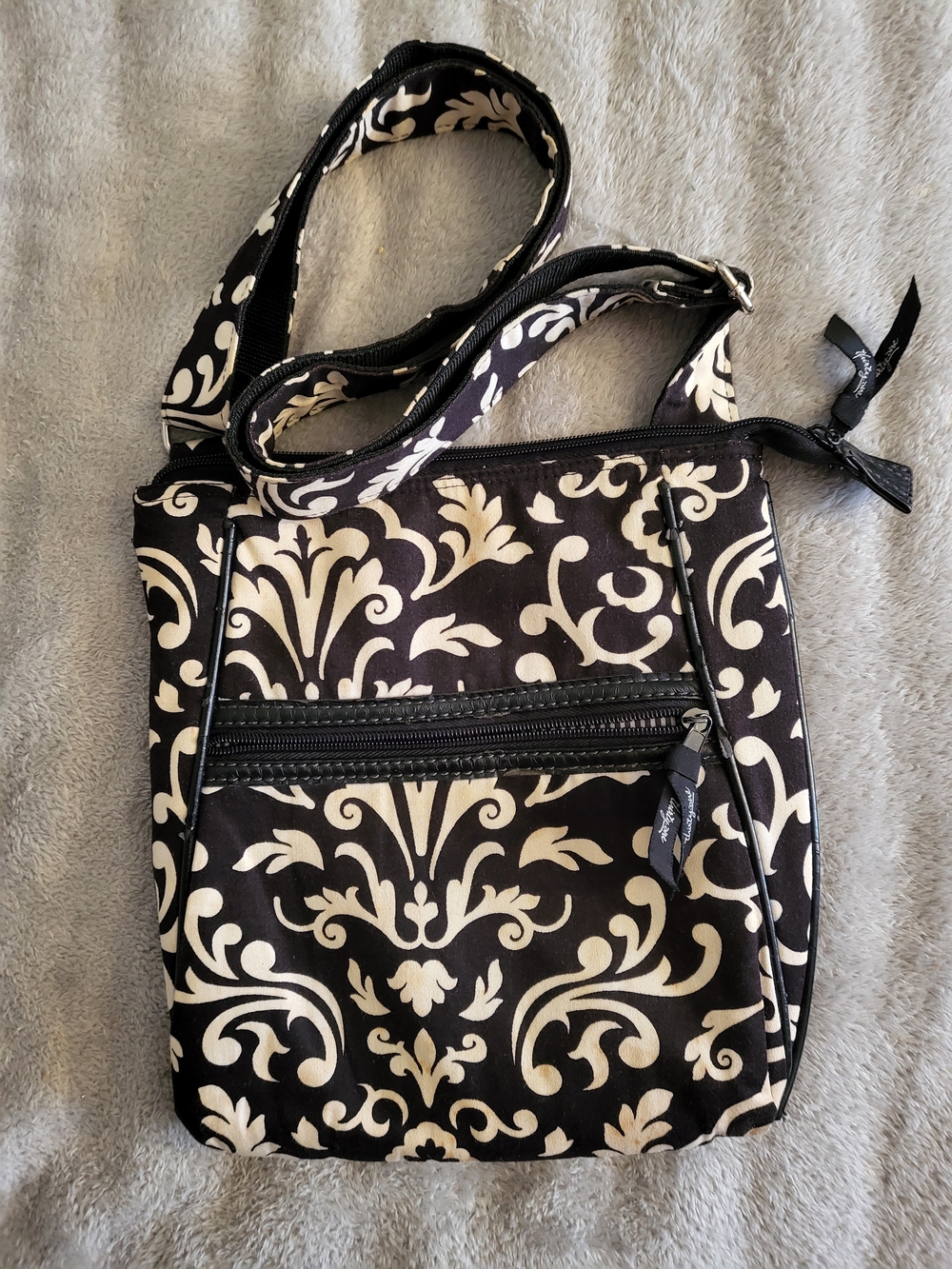 thirty-one Black and Cream Damask Crossbody Bag